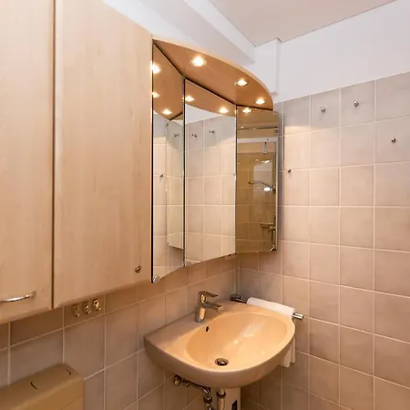 Lord Nelson 301 Apartment